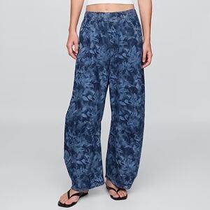 Gap floral barrel jean size Large